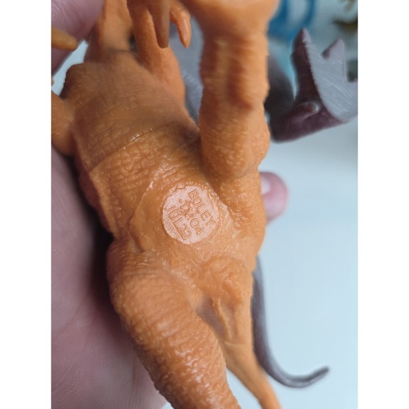 Lot Of 7 Different Brand Detailed Dinosaurs PVC Figures Velociraptor Trex Sound - Picture 7 of 10